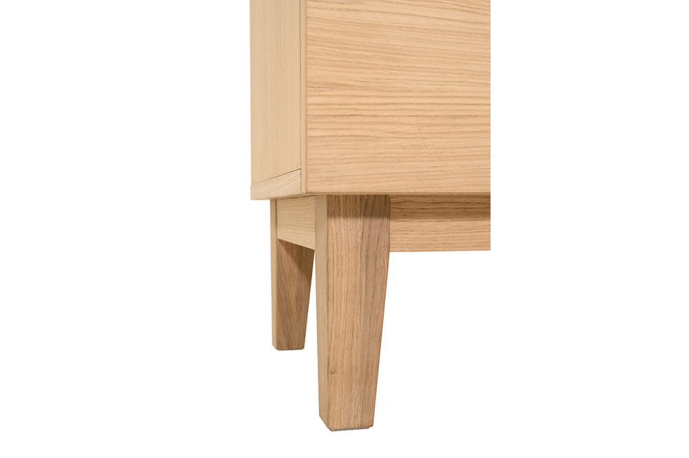 URBAN DINING TABLE