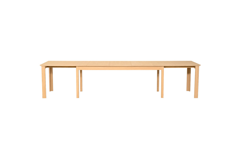 URBAN DINING TABLE